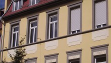 Projektbild Sanierung eines denkmalgeschuetzten Mehrfamilienhauses in Karlsruhe mit Link zur Projektseite, Neubaustandard